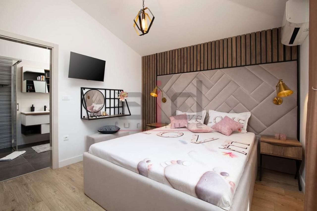 PULA PORTA AUREA&Wellness Oasis Apartment Luaran gambar